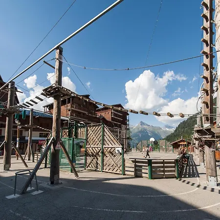 Appartement In Valfrejus Near Gondola